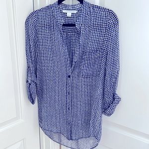 Diane Von Furstenburg DVF Size 4 Sheer button-up blouse